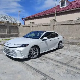 Toyota Camry 2025