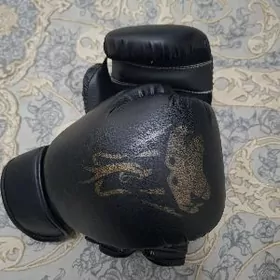 боксерские перчатки