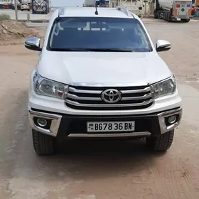 Toyota Hilux 2016