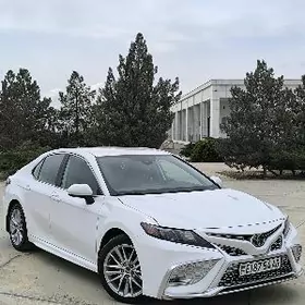 Toyota Camry 2021