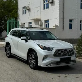 Toyota Highlander 2022