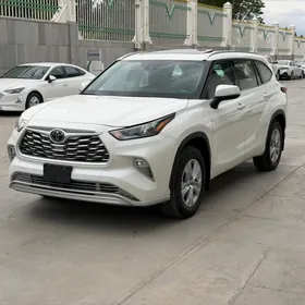 Toyota Highlander 2021