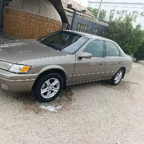 Toyota Camry 1999