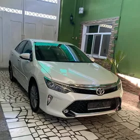 Toyota Camry 2016