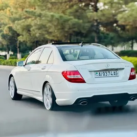 Mercedes-Benz C300 2012