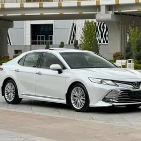 Toyota Camry 2018