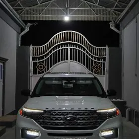 Ford Explorer 2021