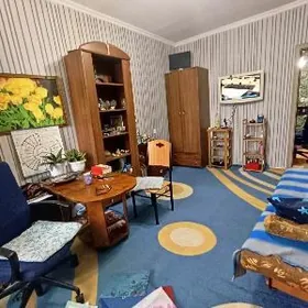 Центр, 2эт, 2ком в 3ком, 62м²