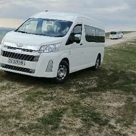 Toyota Hiace 2020