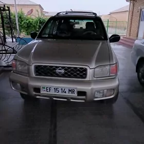 Nissan Pathfinder 2000