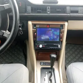 Mercedes-Benz 230E 1990