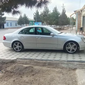 Mercedes-Benz E320 2003