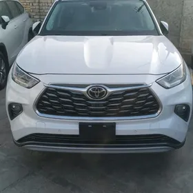 Toyota Highlander 2021