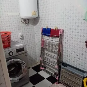 Eyesinden satlyk howly