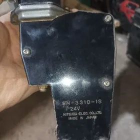 стекло чиститель матор