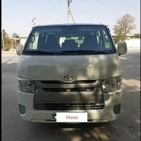 Toyota Hiace 2017
