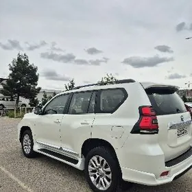 Toyota Land Cruiser Prado 2023