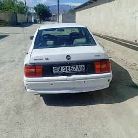 Opel Vectra 1989