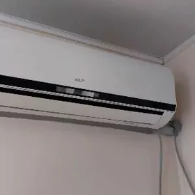 aux split conditioner