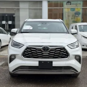 Toyota Highlander 2021