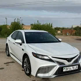 Toyota Camry 2021