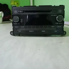 Sienna 2012  magnitafon radnoy