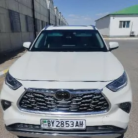 Toyota Highlander 2021