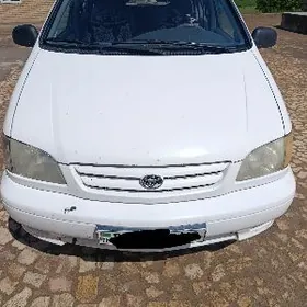 Toyota Sienna 2001