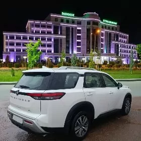 Nissan Pathfinder 2023