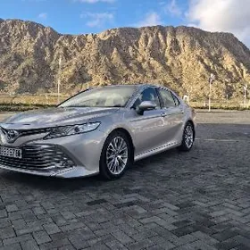 Toyota Camry 2018
