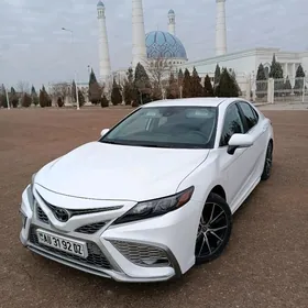 Toyota Camry 2022