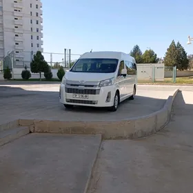 Toyota Hiace 2020