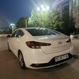 Hyundai Elantra 2020
