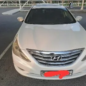 Hyundai Sonata 2011