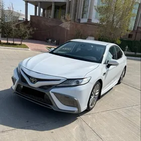 Toyota Camry 2021