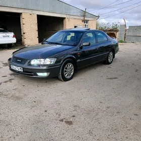 Toyota Camry 2000
