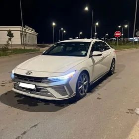 Hyundai Elantra 2025