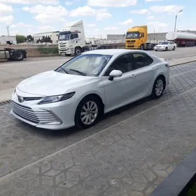 Toyota Camry 2022