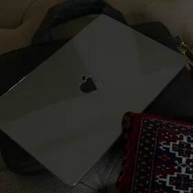 MacBook Air M4