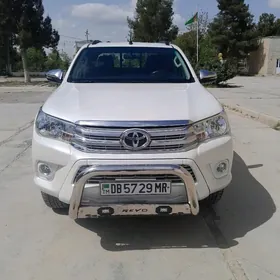 Toyota Hilux 2020