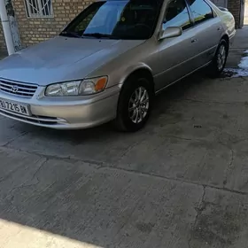 Toyota Camry 2000