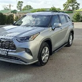 Toyota Highlander 2021
