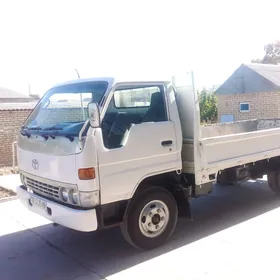 Toyota Dyna 2002