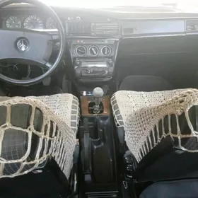 Mercedes-Benz 190E 1989