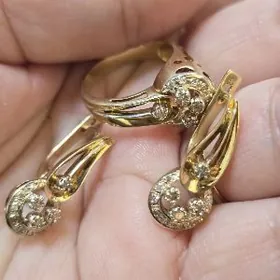 Gadym gyzyl komplekt