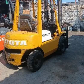 Kara Forklift 2009
