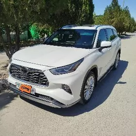 Toyota Highlander 2021