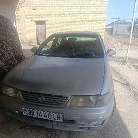 Nissan Sunny 1996