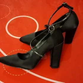 Туфли новые 39 р