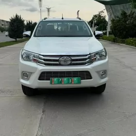 Toyota Hilux 2016